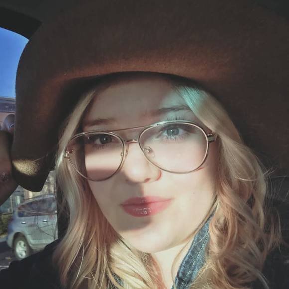 lindsayholme551